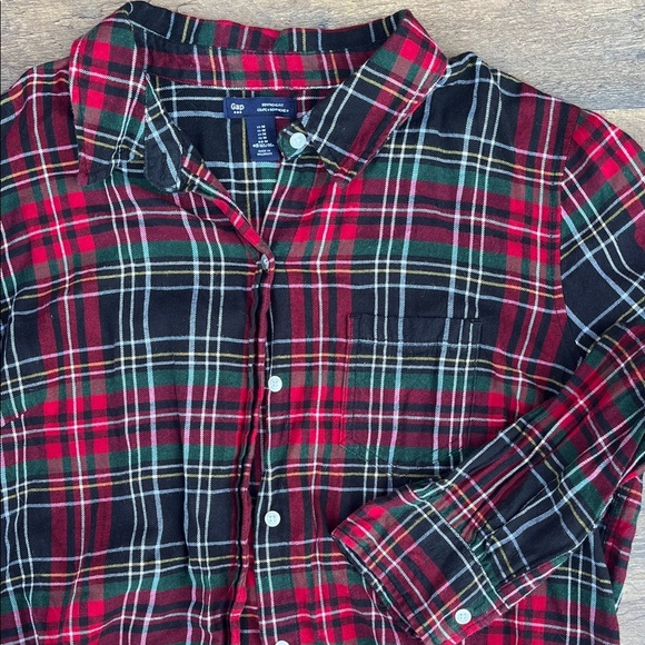 GAP Tops - GAP Classic Plaid Flannel Boyfriend Fit Medium
